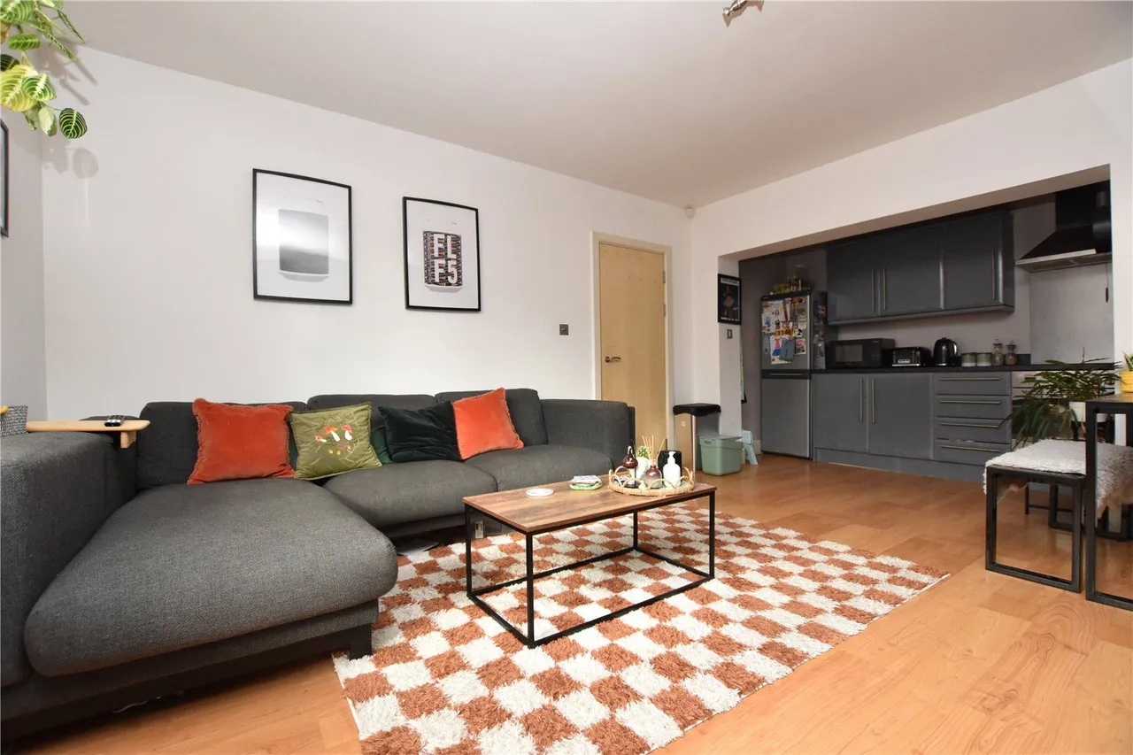 Commercial Street, Leeds, LS27, photo 6