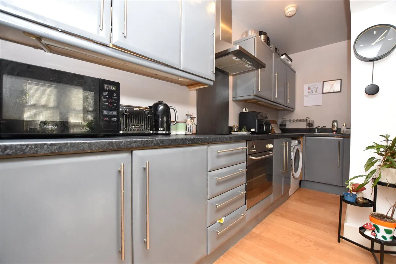 Commercial Street, Leeds, LS27, photo 12