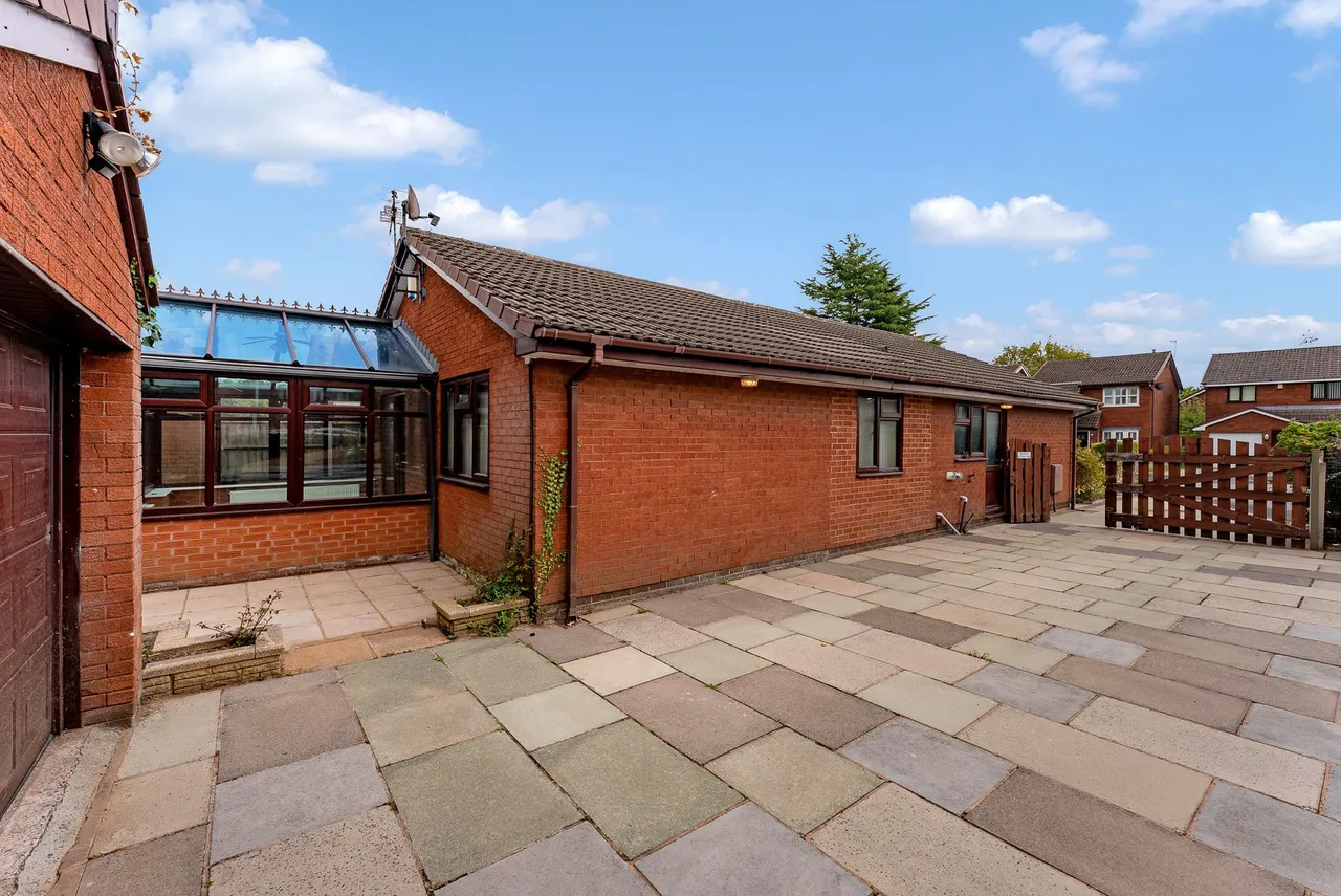 Avebury Close, Widnes, Widnes, WA8 3SF, photo 23