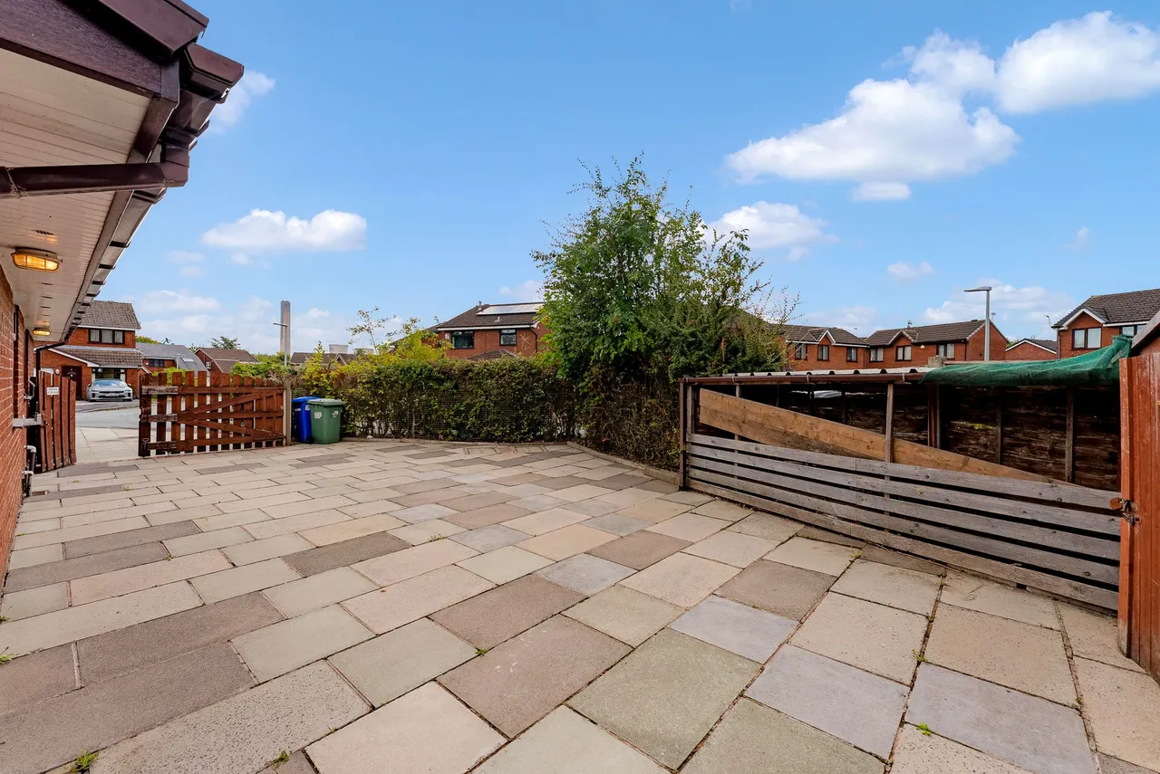 Avebury Close, Widnes, Widnes, WA8 3SF, photo 20