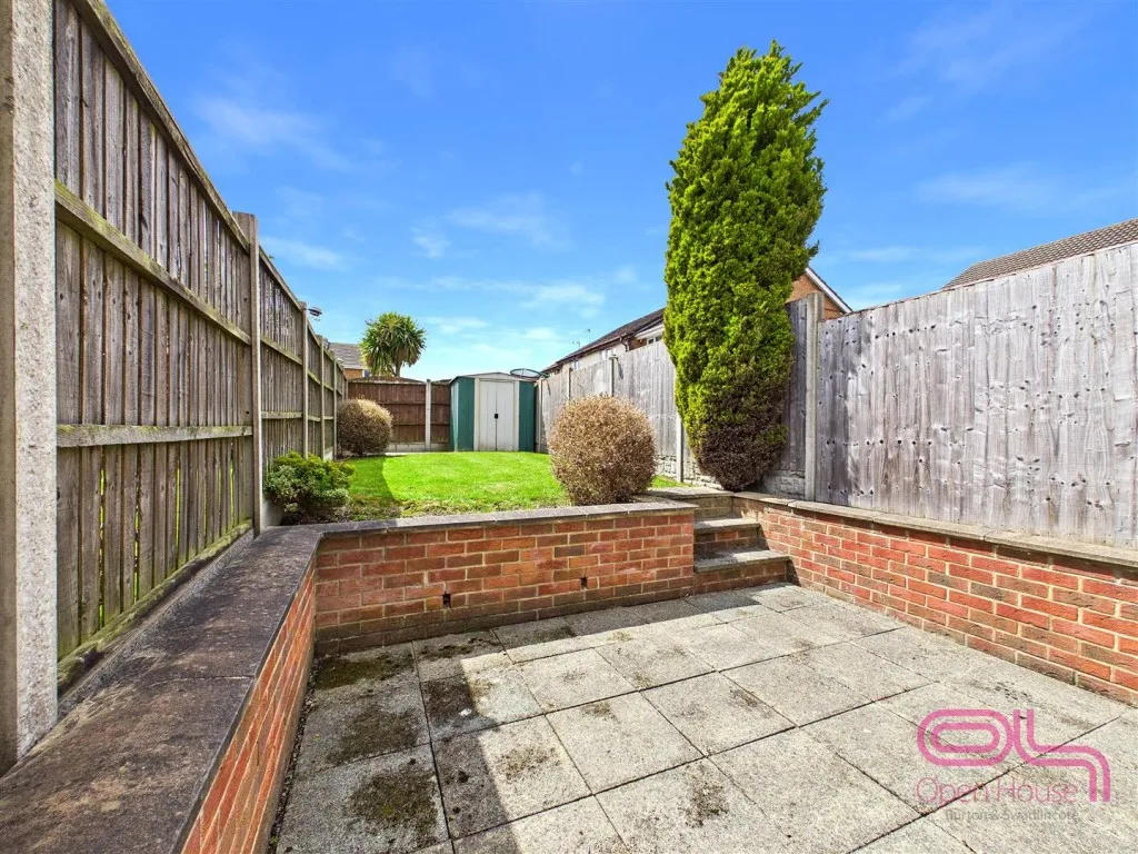 Wye Dale, Church Gresley, DE11, photo 17