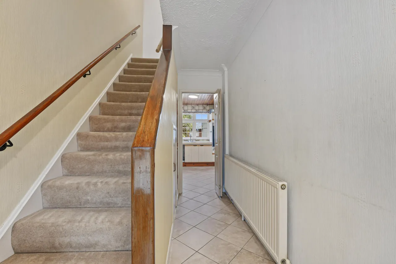 Ambleside Crescent, Enfield, EN3, photo 2