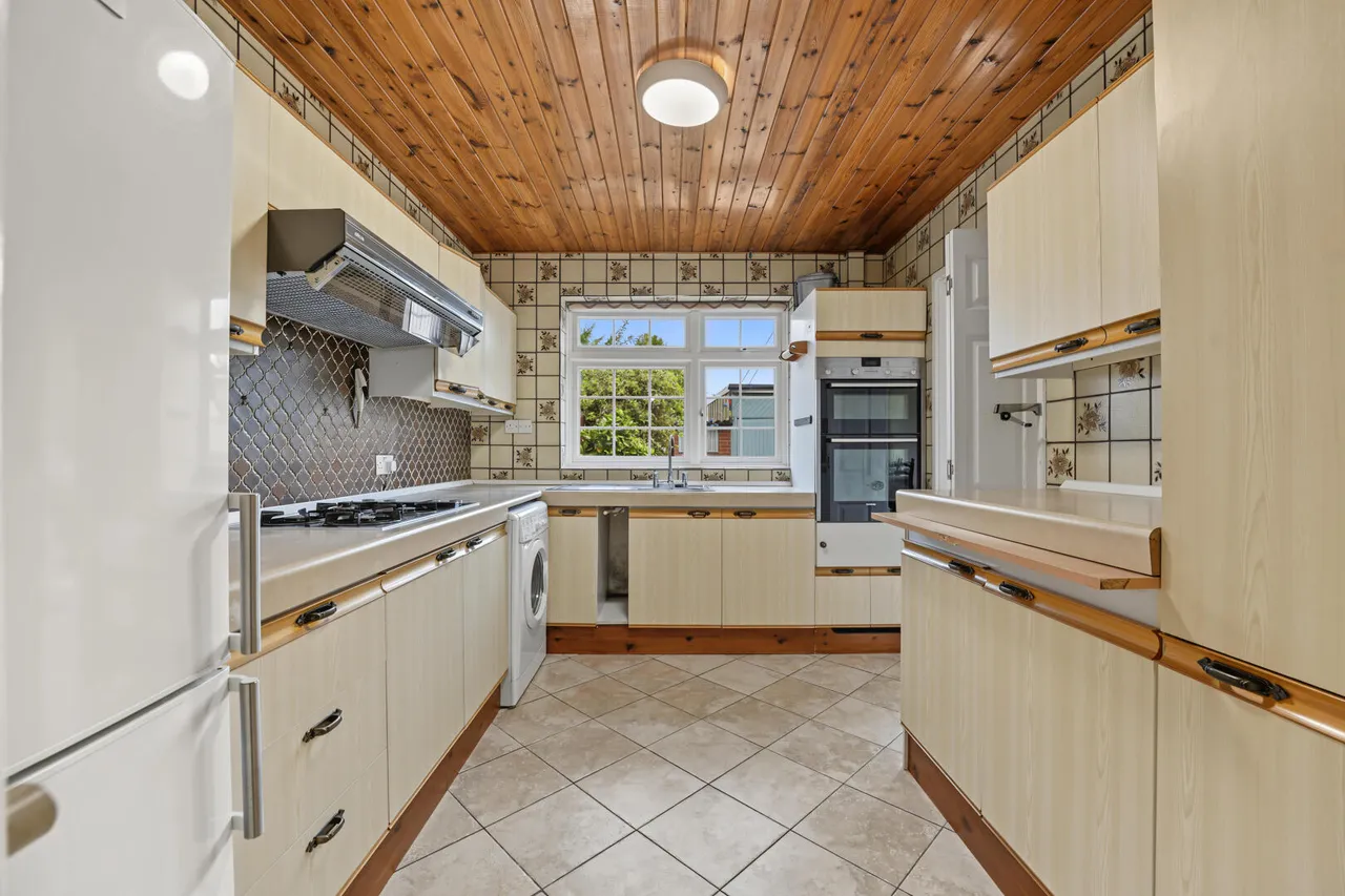 Ambleside Crescent, Enfield, EN3, photo 3