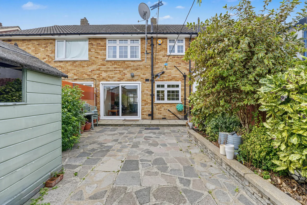 Ambleside Crescent, Enfield, EN3, photo 23