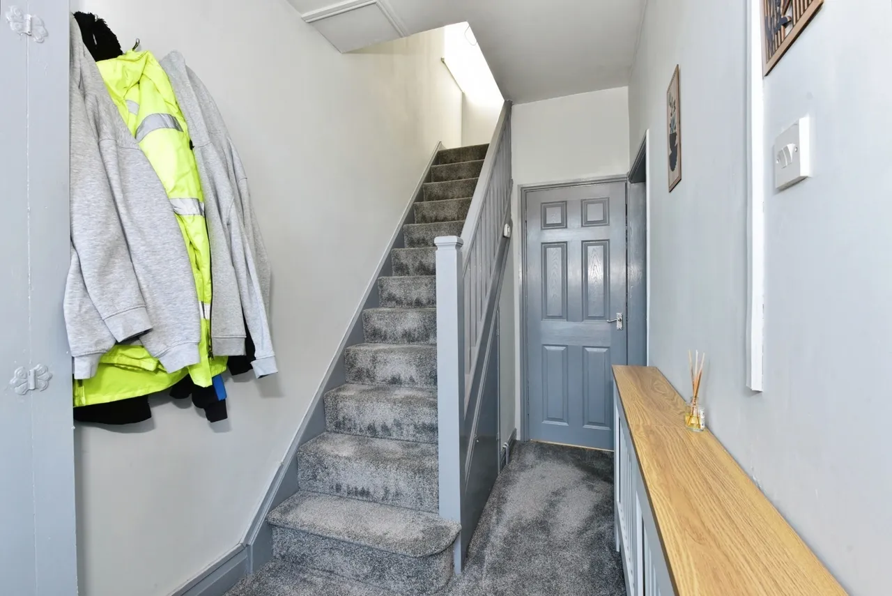 Kirkdale Drive, Sheffield, South Yorkshire, S13, photo 5