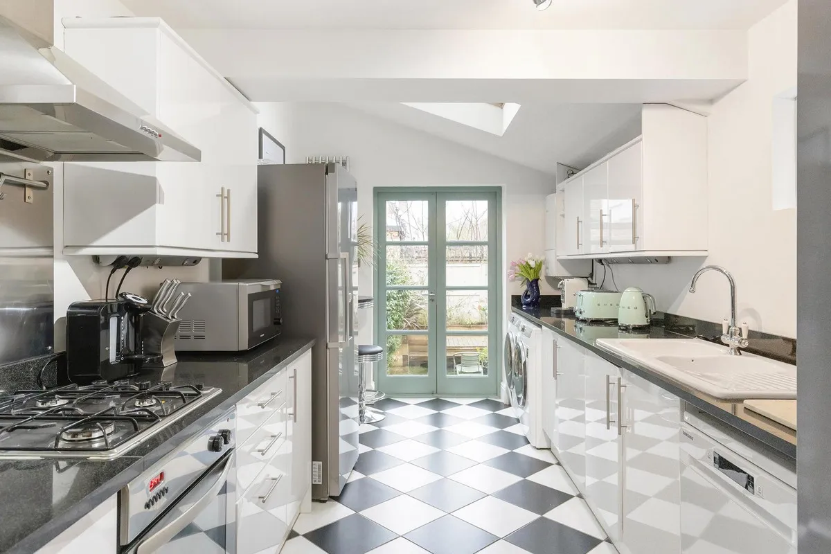 Magnolia Road, London, W4, photo 5