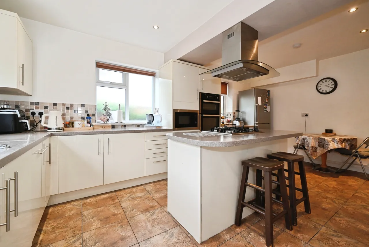 Church Road, Reading, RG6, photo 8
