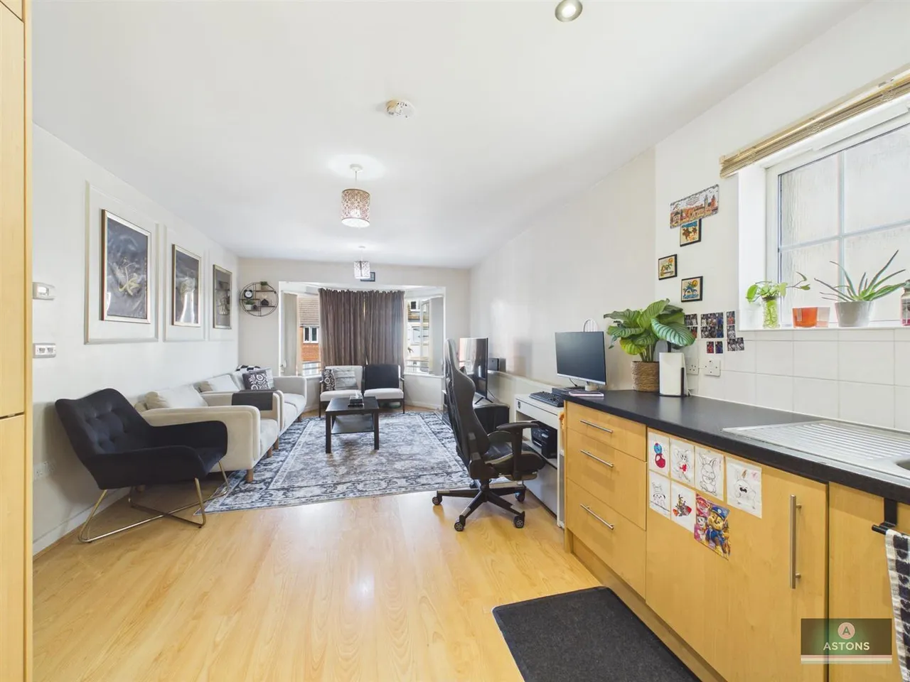 Grove Court, Three Bridges, photo 8