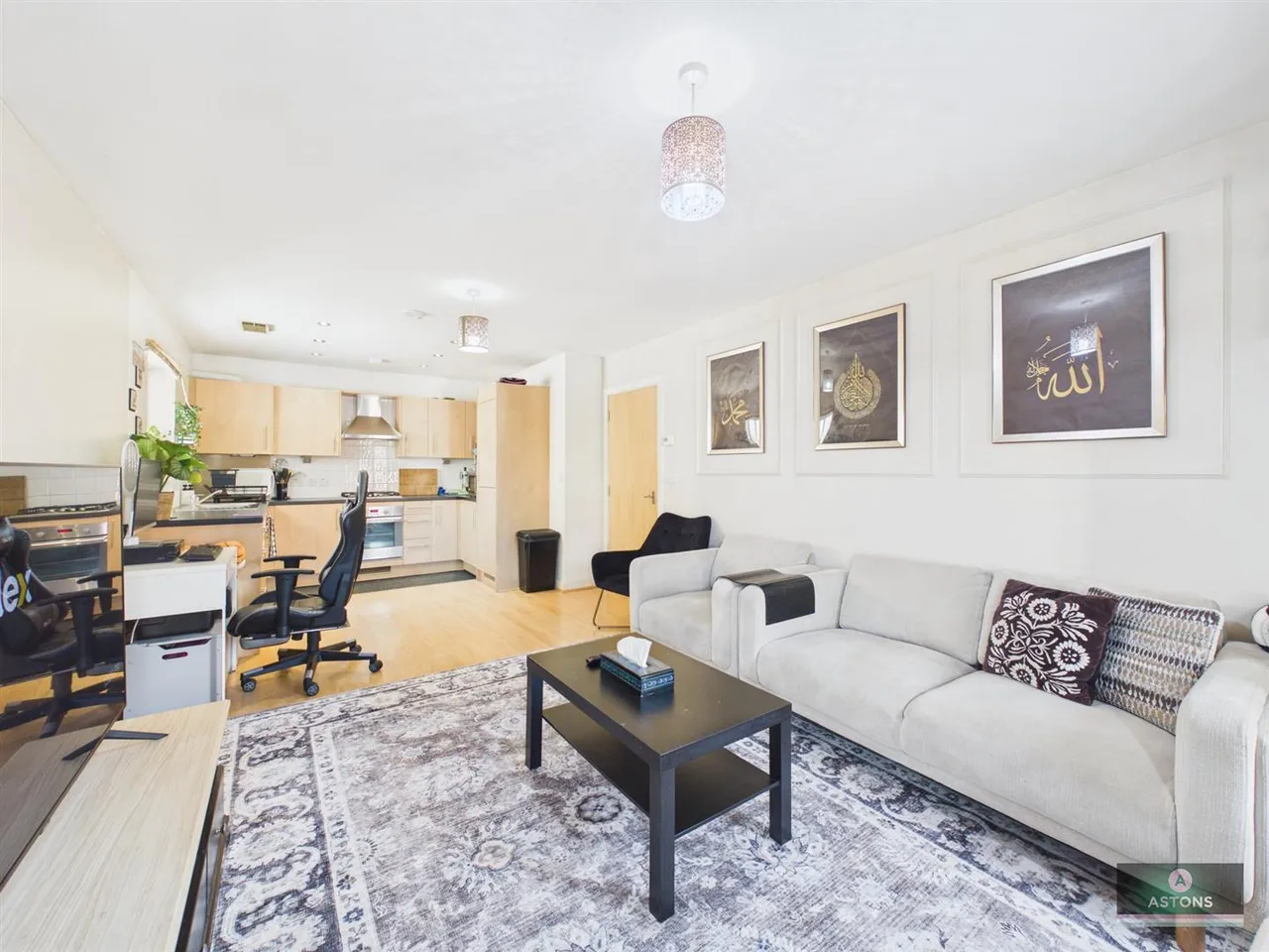 Grove Court, Three Bridges, photo 9