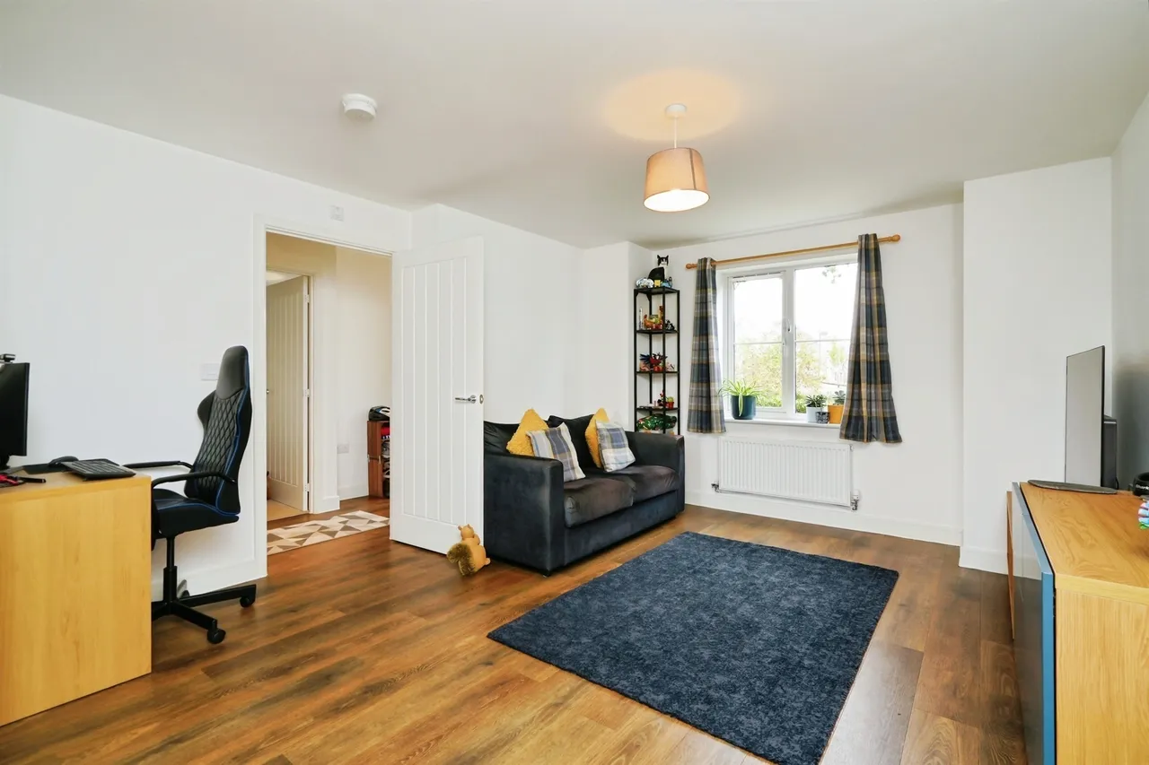Tom Gaughan Way, Didcot, OX11, photo 6