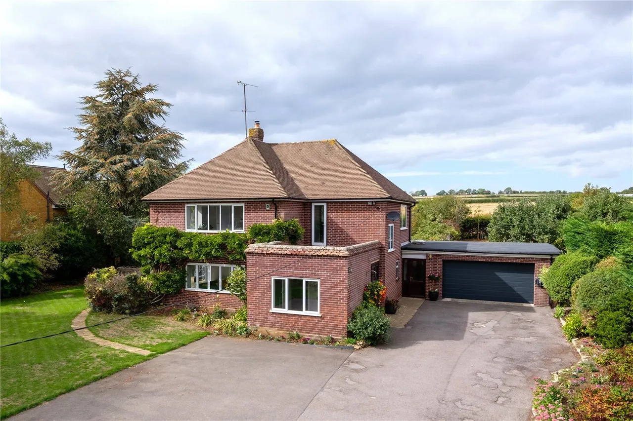 3 bed house for sale, Bradford Road, Sherborne, DT9