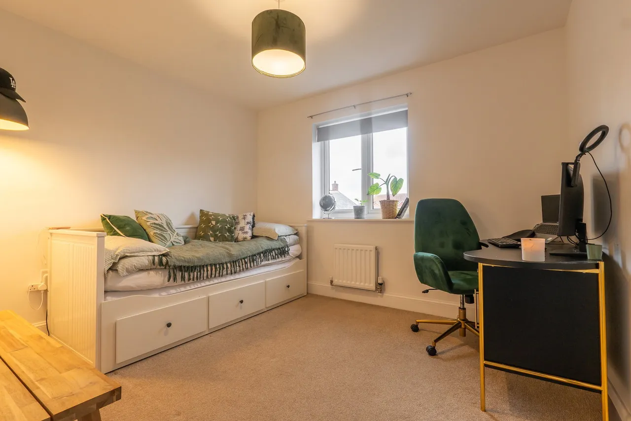 Goswell Square, Alton, GU34, photo 21