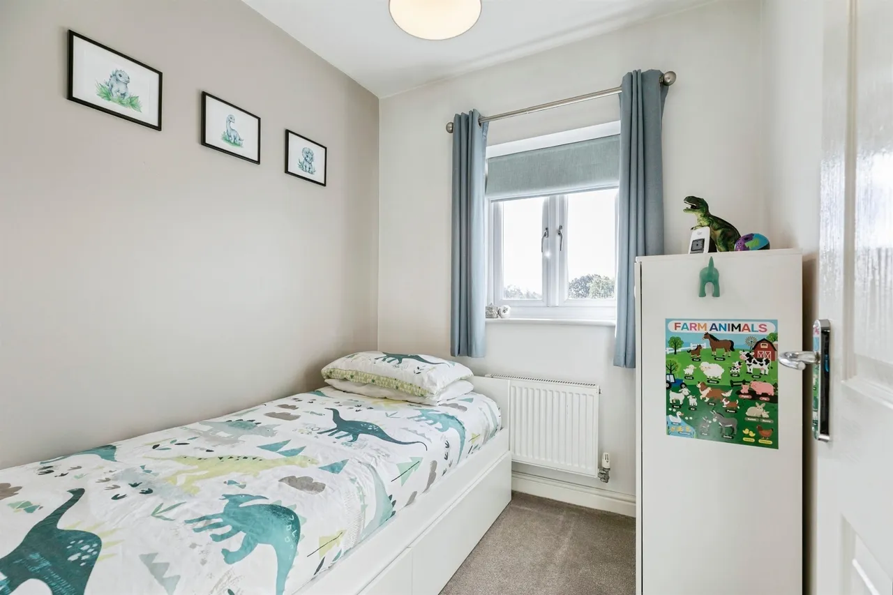 Bloomingdale Court, Woolley Grange, S75, photo 12