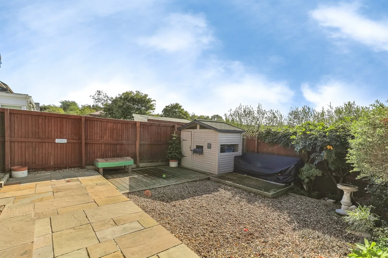 Bloomingdale Court, Woolley Grange, S75, photo 18