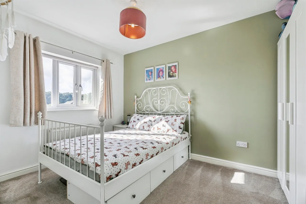 Bloomingdale Court, Woolley Grange, S75, photo 10