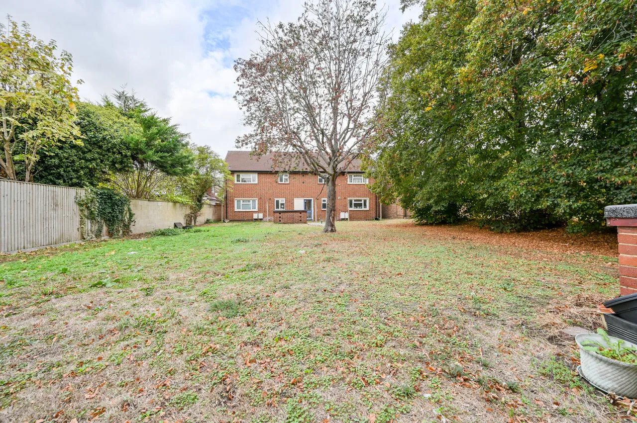 West Molesey, KT8, photo 2