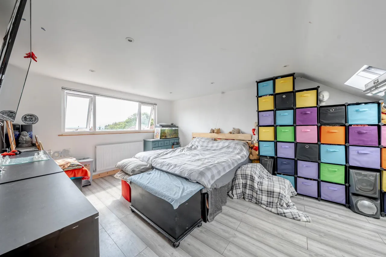 Gledhow Park Avenue, Chapel Allerton, LS7, photo 11