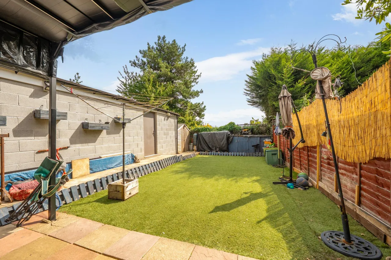 Gledhow Park Avenue, Chapel Allerton, LS7, photo 15