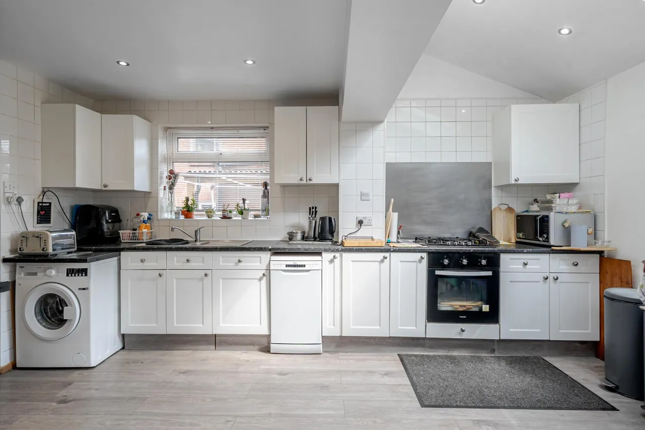 Gledhow Park Avenue, Chapel Allerton, LS7, photo 4