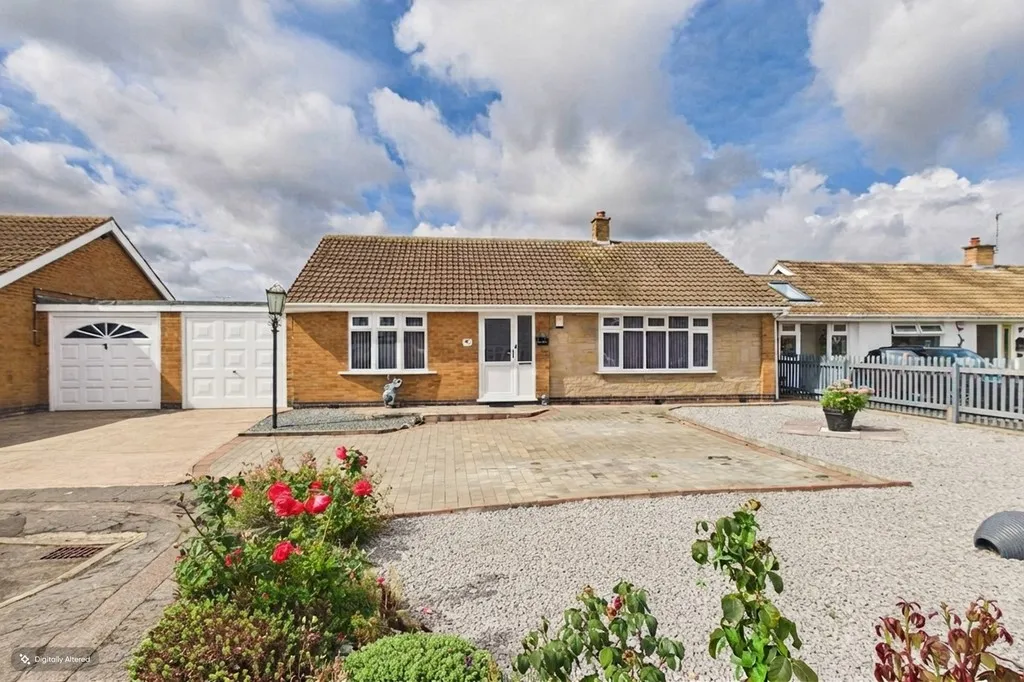 2 bed house for sale, Fairham Avenue, Gotham