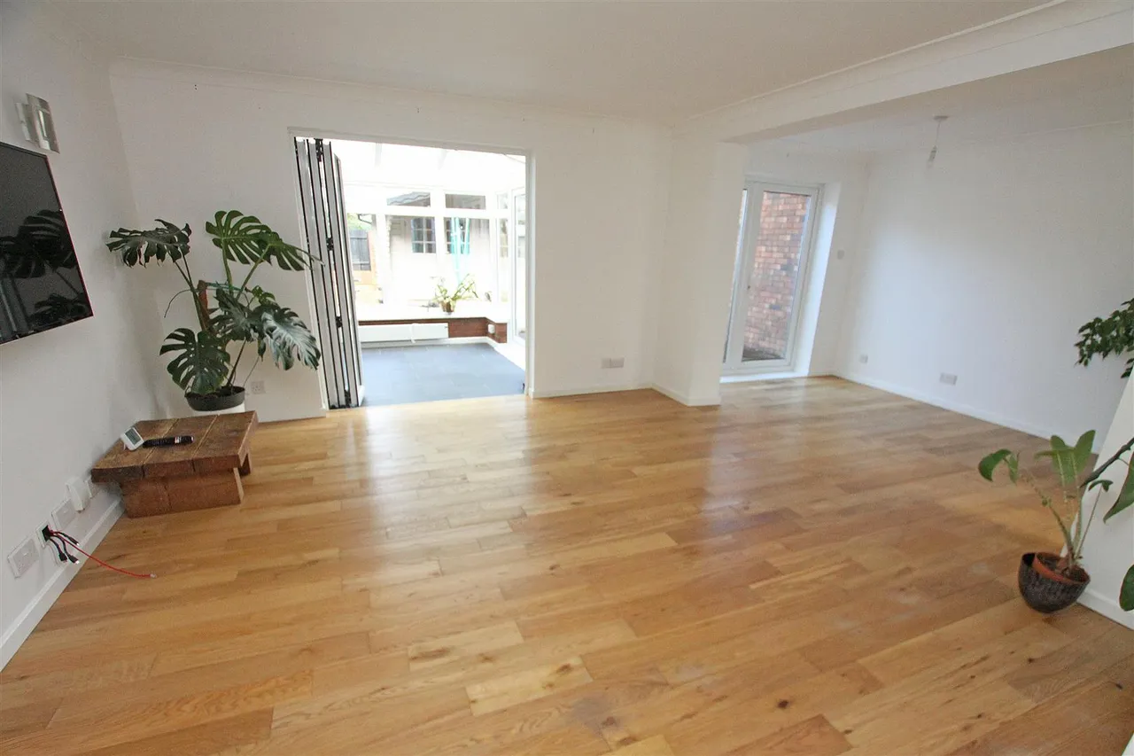 Tincleton Gardens, Bournemouth, photo 5