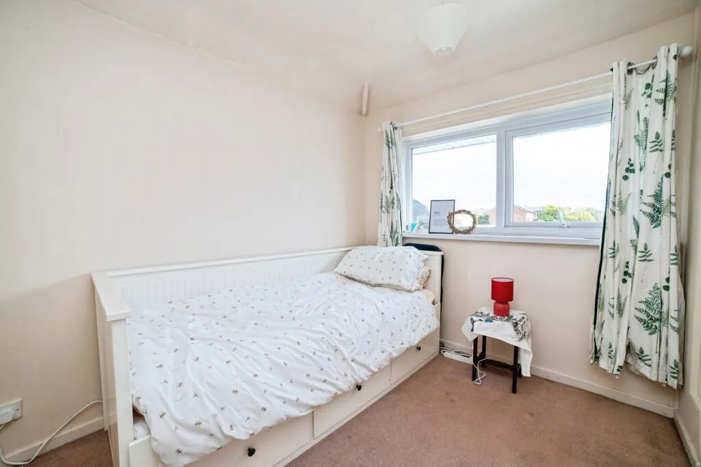 Abington Avenue, Sutton-In-Ashfield, NG17, photo 11