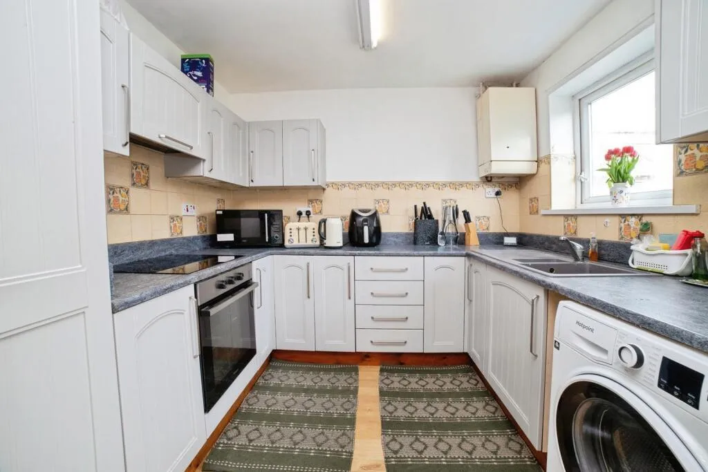 Abington Avenue, Sutton-In-Ashfield, NG17, photo 6