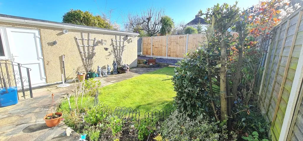 Mountain Ash Avenue, Leigh-On-Sea, Essex, SS9 4SZ, photo 5