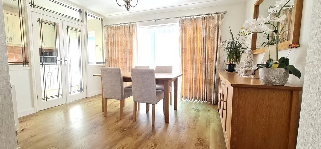 Mountain Ash Avenue, Leigh-On-Sea, Essex, SS9 4SZ, photo 6