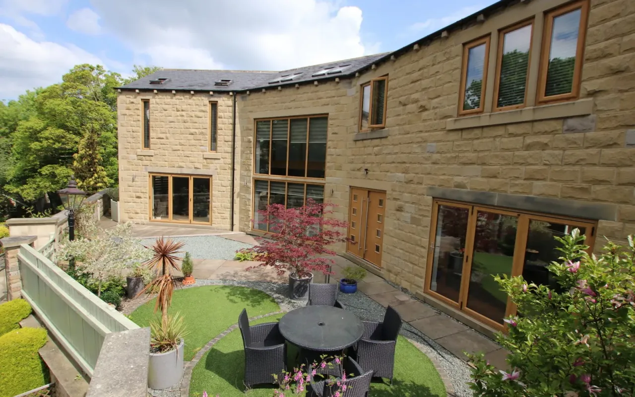 5 bed house for sale — Dearneside, Denby Dale