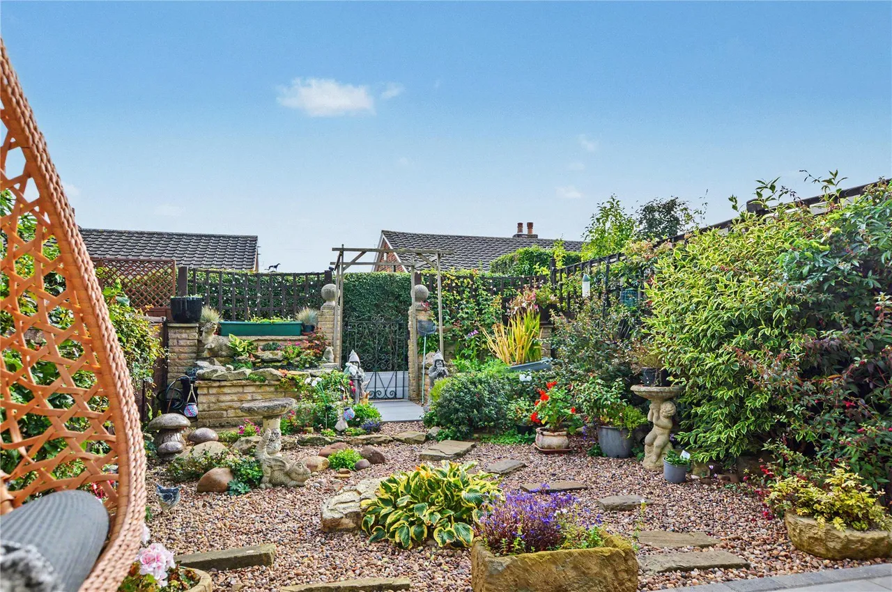 High Ridge Park, Rothwell, LS26, photo 11