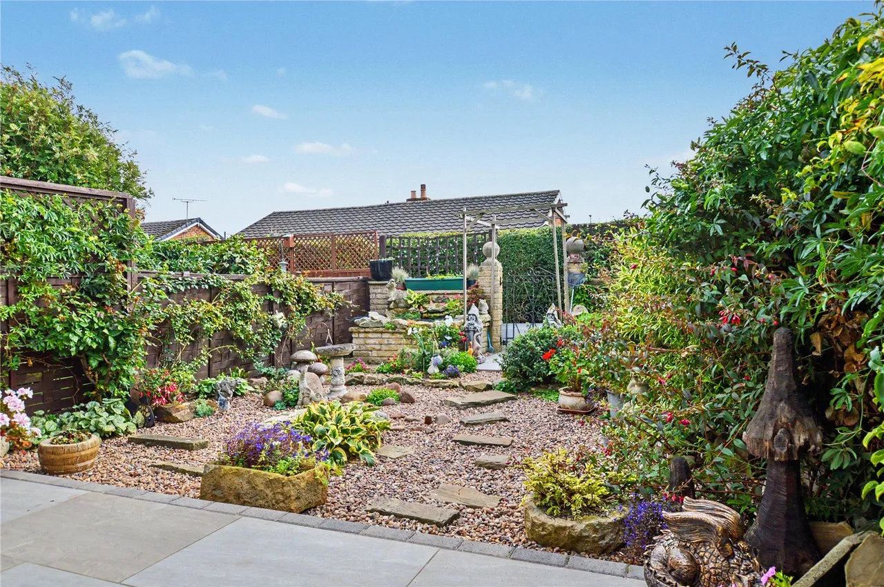 High Ridge Park, Rothwell, LS26, photo 9