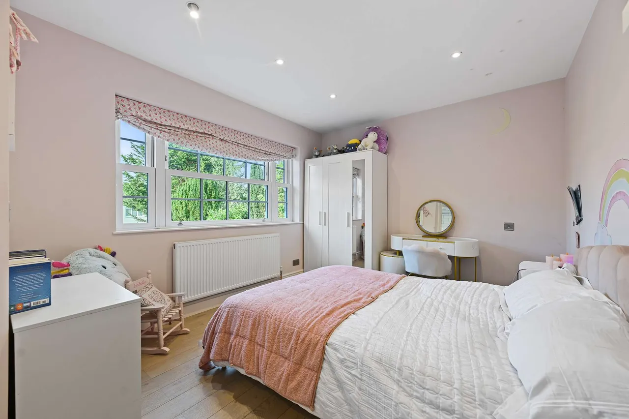 Hill Rise, Chalfont St. Peter, SL9, photo 13