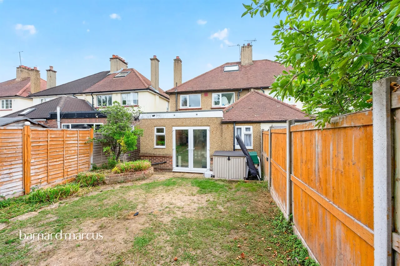 Wheelers Lane, Epsom, KT18, photo 14