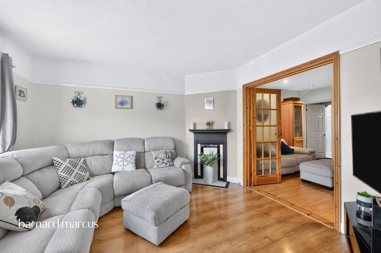 Wheelers Lane, Epsom, KT18, photo 2