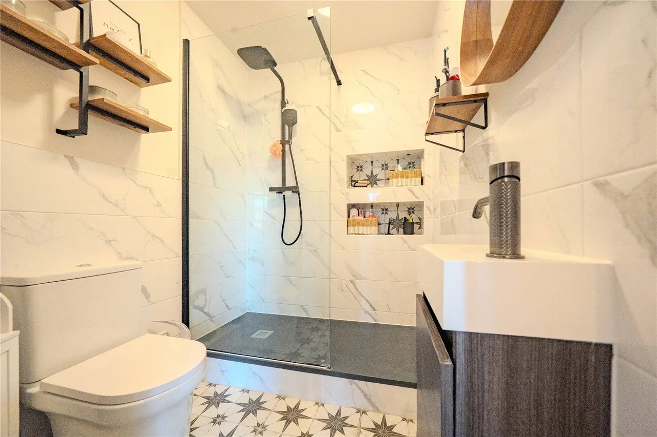 Baxendale Drive, Leeds, LS13, photo 9