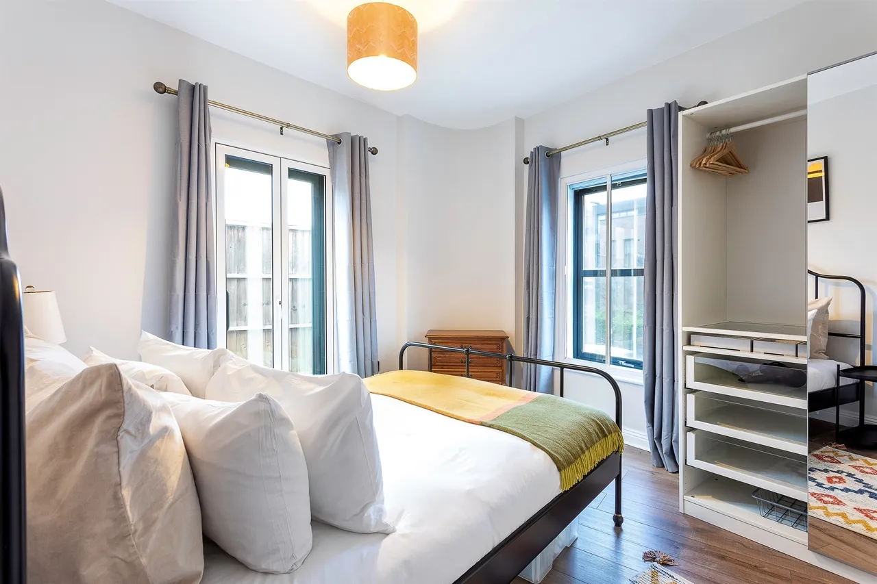 Roehampton Lane, London, photo 4