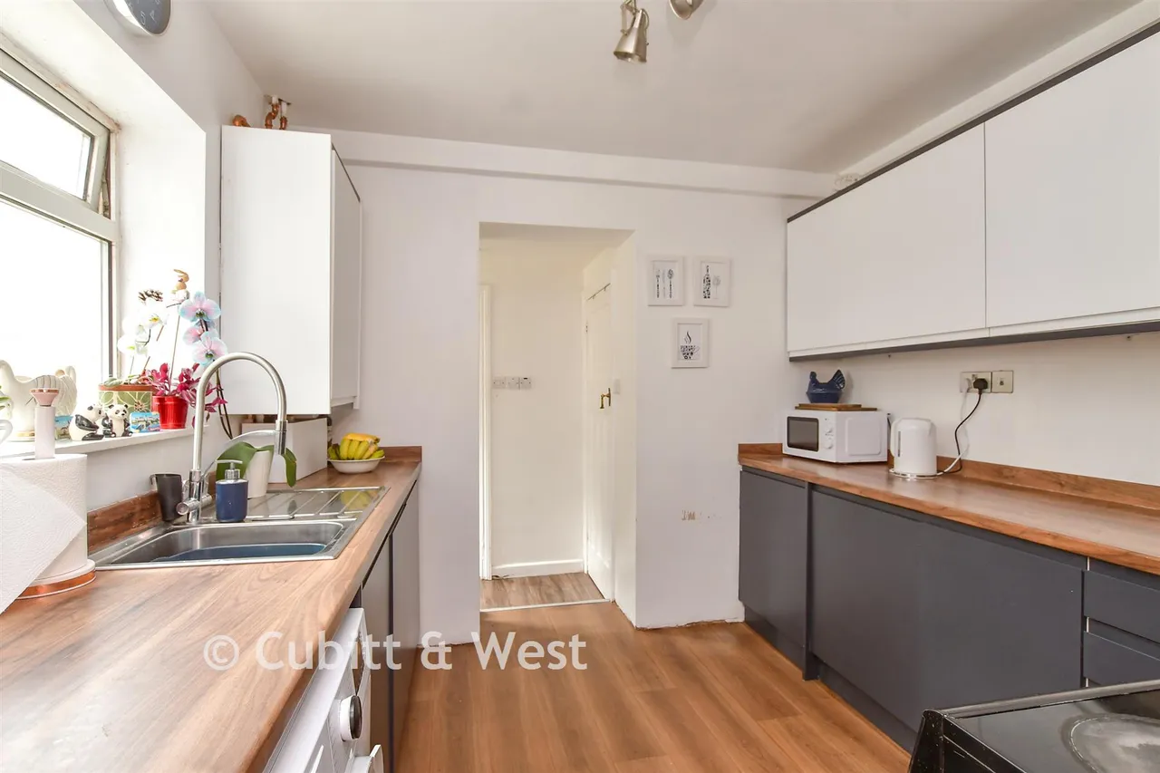 Carden Avenue, Patcham, BN1, photo 9