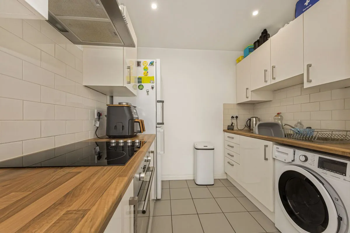 Dock Road, Tilbury, RM18, photo 6