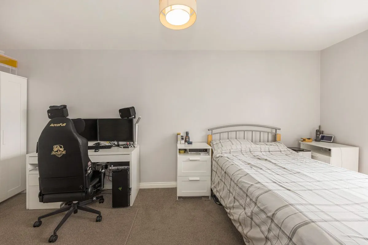 Dock Road, Tilbury, RM18, photo 11
