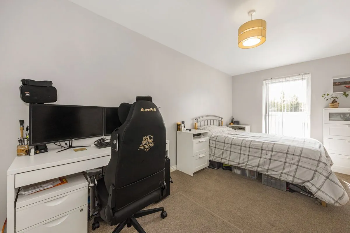 Dock Road, Tilbury, RM18, photo 9