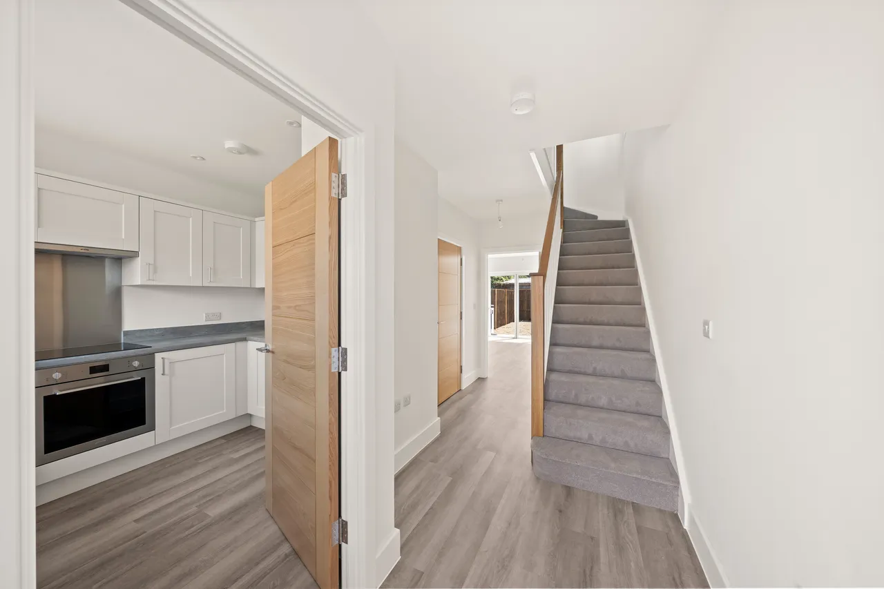 Trent Way, WORCESTER PARK, Surrey, Worcester Park, KT48TT, photo 2