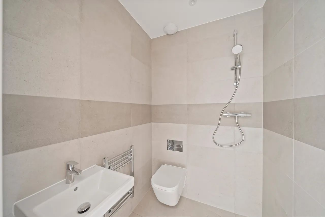 Trent Way, WORCESTER PARK, Surrey, Worcester Park, KT48TT, photo 5