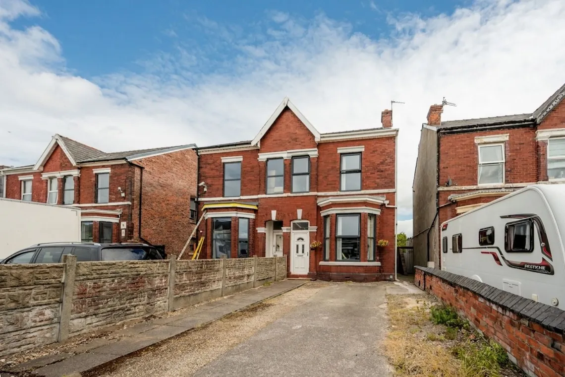 4 bed house for sale, Kensington Road, Southport, PR9