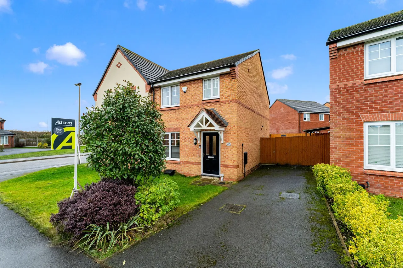 3 bed house for sale — Farm Croft Drive, Golborne, Warrington, Warrington, WA3 3YJ