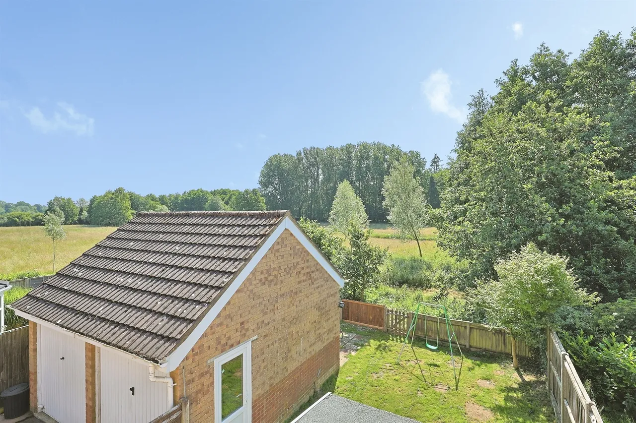 Hawthorn Drive, Scarning, NR19, photo 2