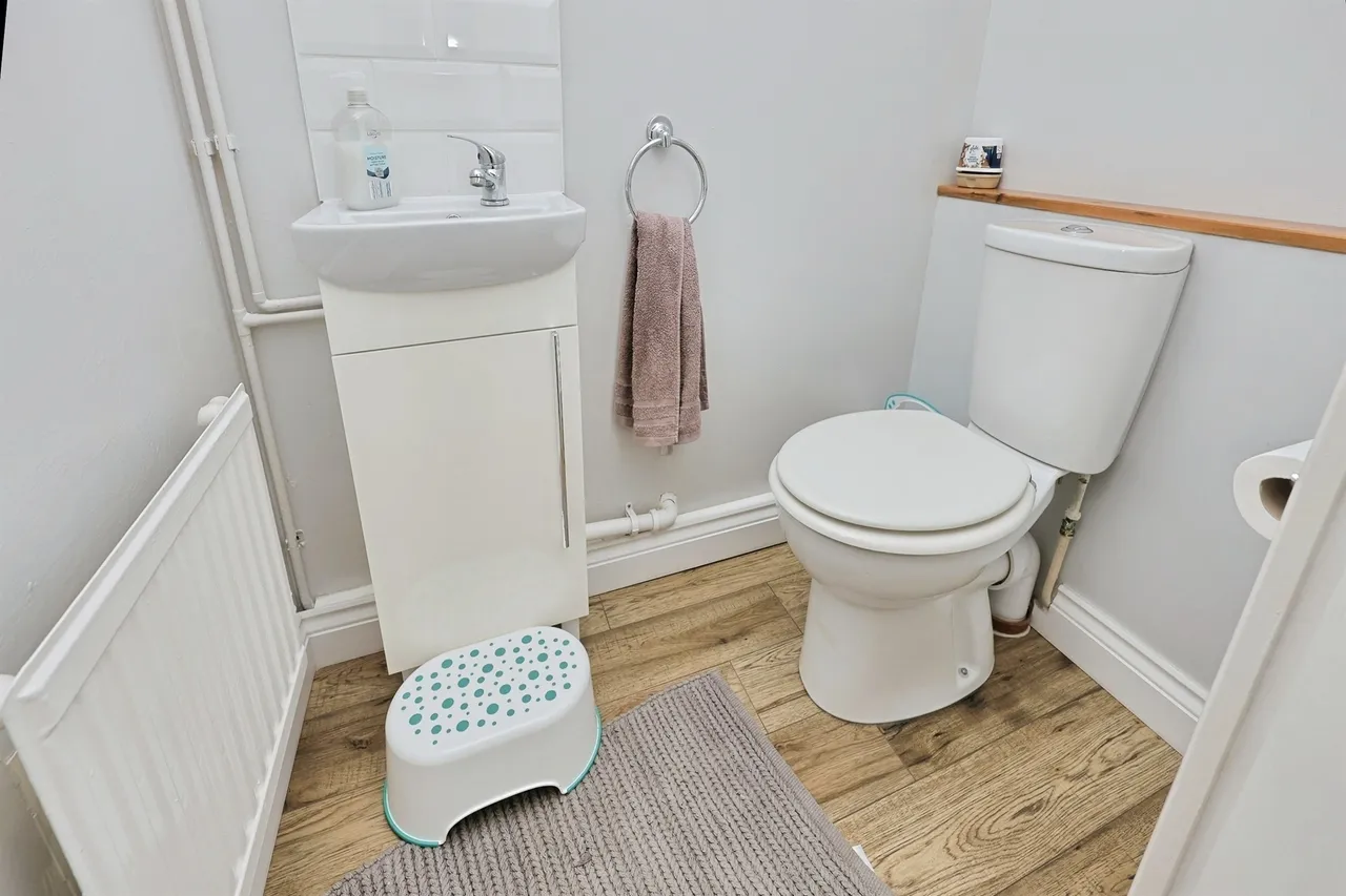 Hawthorn Drive, Scarning, NR19, photo 13