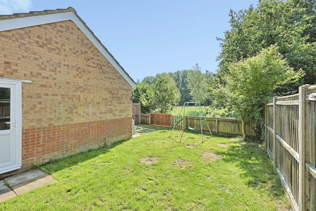 Hawthorn Drive, Scarning, NR19, photo 14