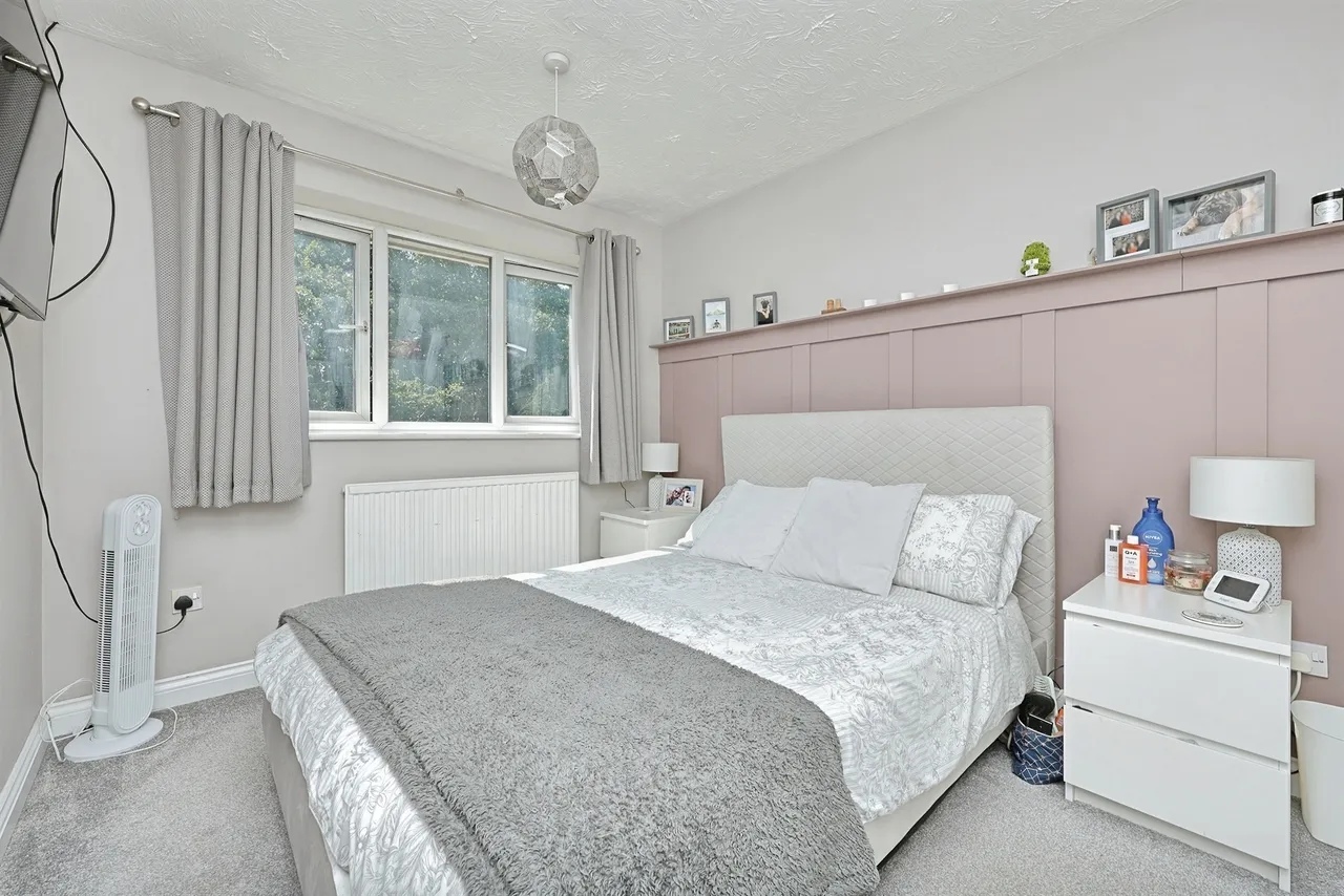 Hawthorn Drive, Scarning, NR19, photo 9