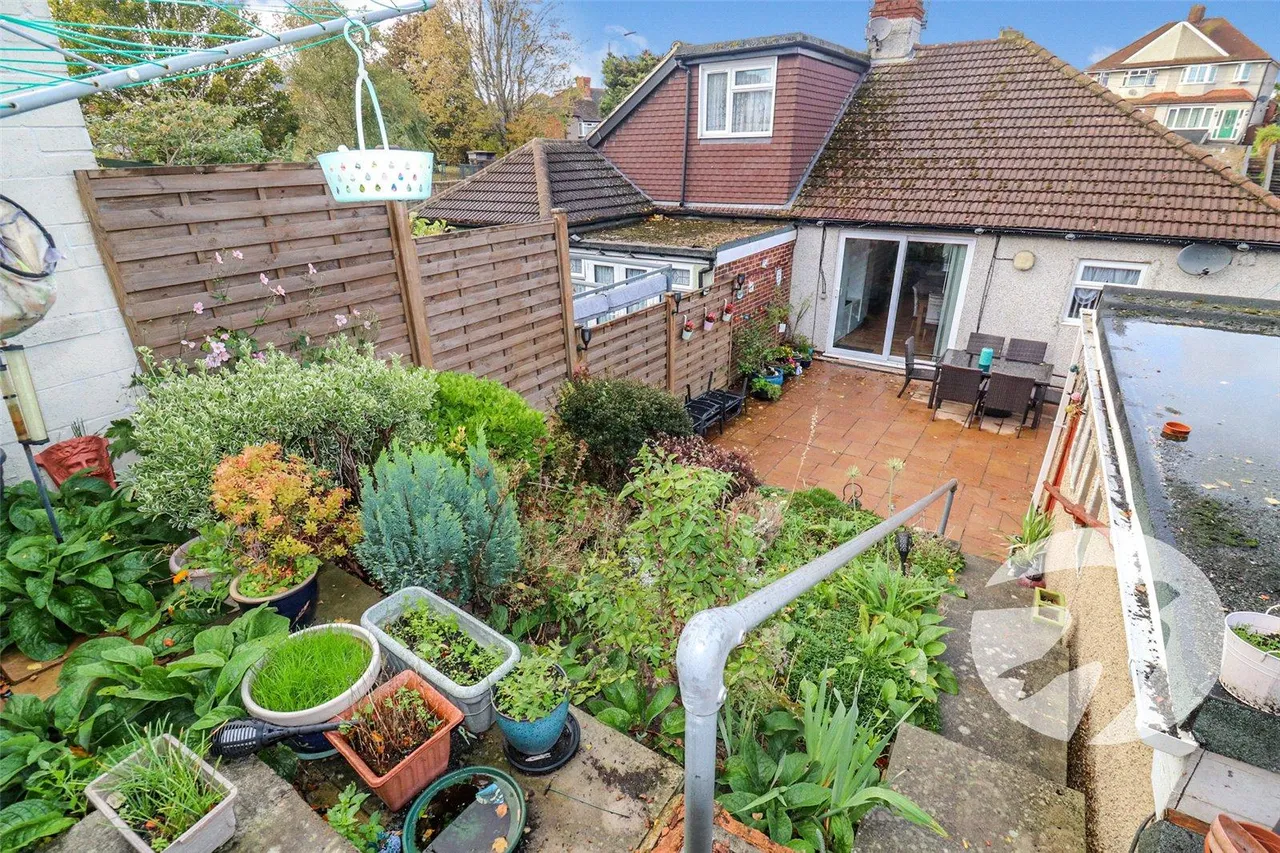 Carlton Road, DA8, photo 15